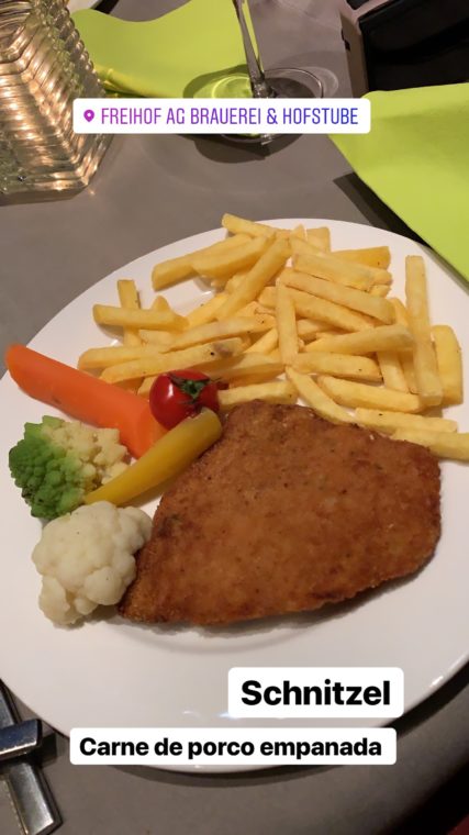 carne de porco empanada schnitzel
